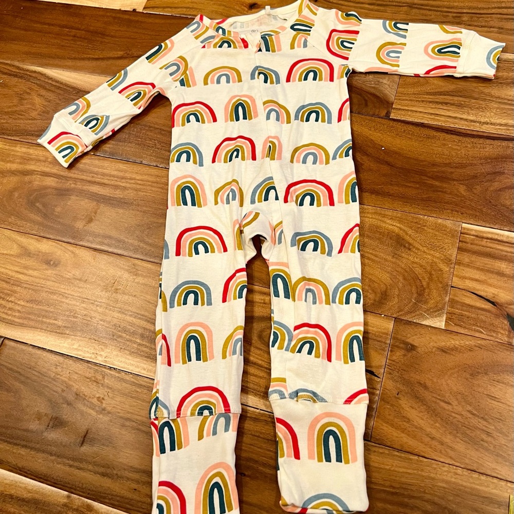 Oliver & Rain, Organic Cotton, New w/o tags, Rainbow onesie